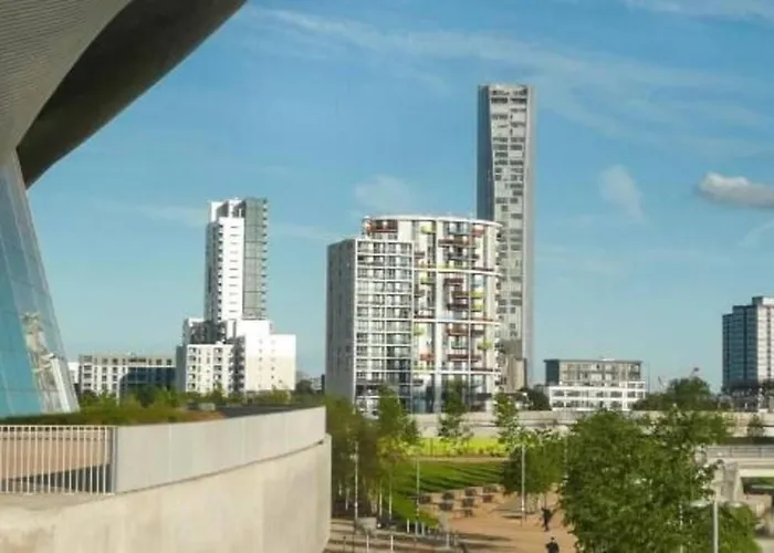 Manhattan Loft Gardens, Stratford E20